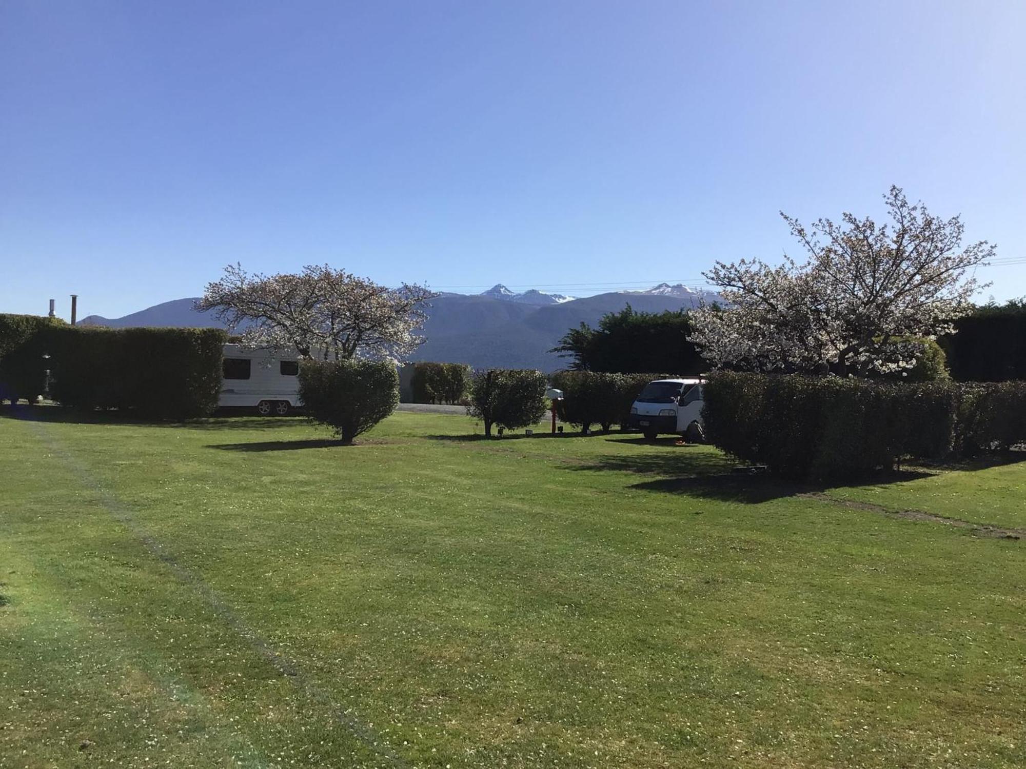 Fiordland Great Views Holiday Park Te Anau Exterior photo